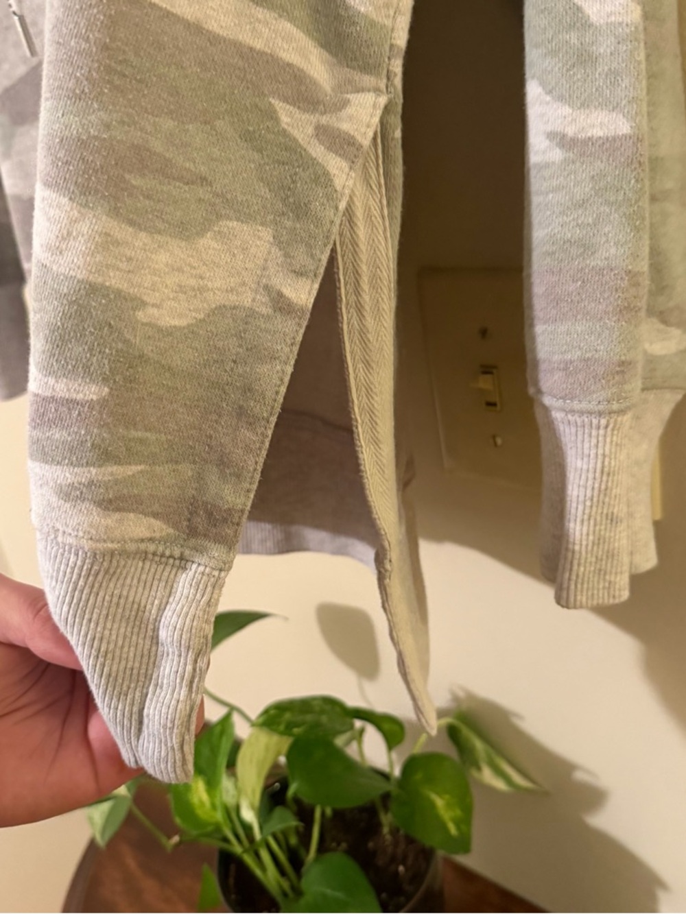 aerie Light Gray & Sage Camo Hooded Pullover, Hoodie, Size Medium NWOT - Picture 4 of 8
